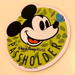 Mickey Flower & Garden Passholder Magnet